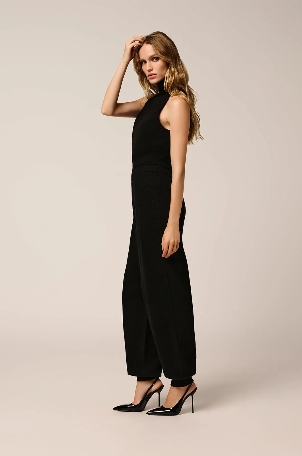 CASHMERE SLEEVELESS TURTLENECK CROP TOP