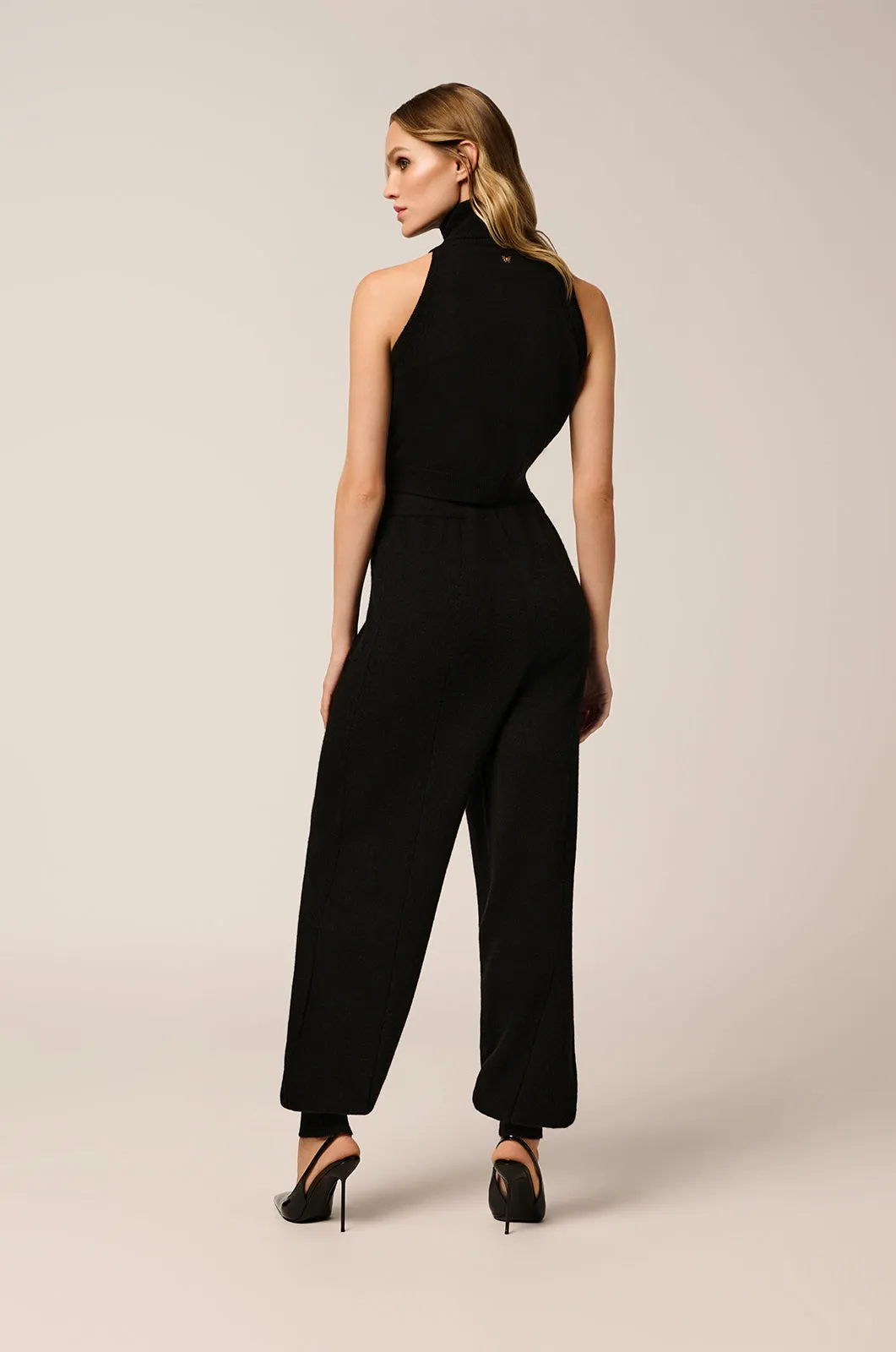 CASHMERE SLEEVELESS TURTLENECK CROP TOP