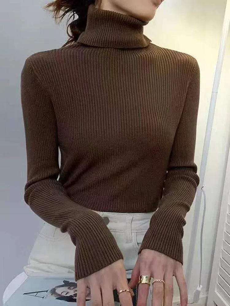 Chic Knitted Turtleneck Sweater: Perfect for Cozy Autumn Days