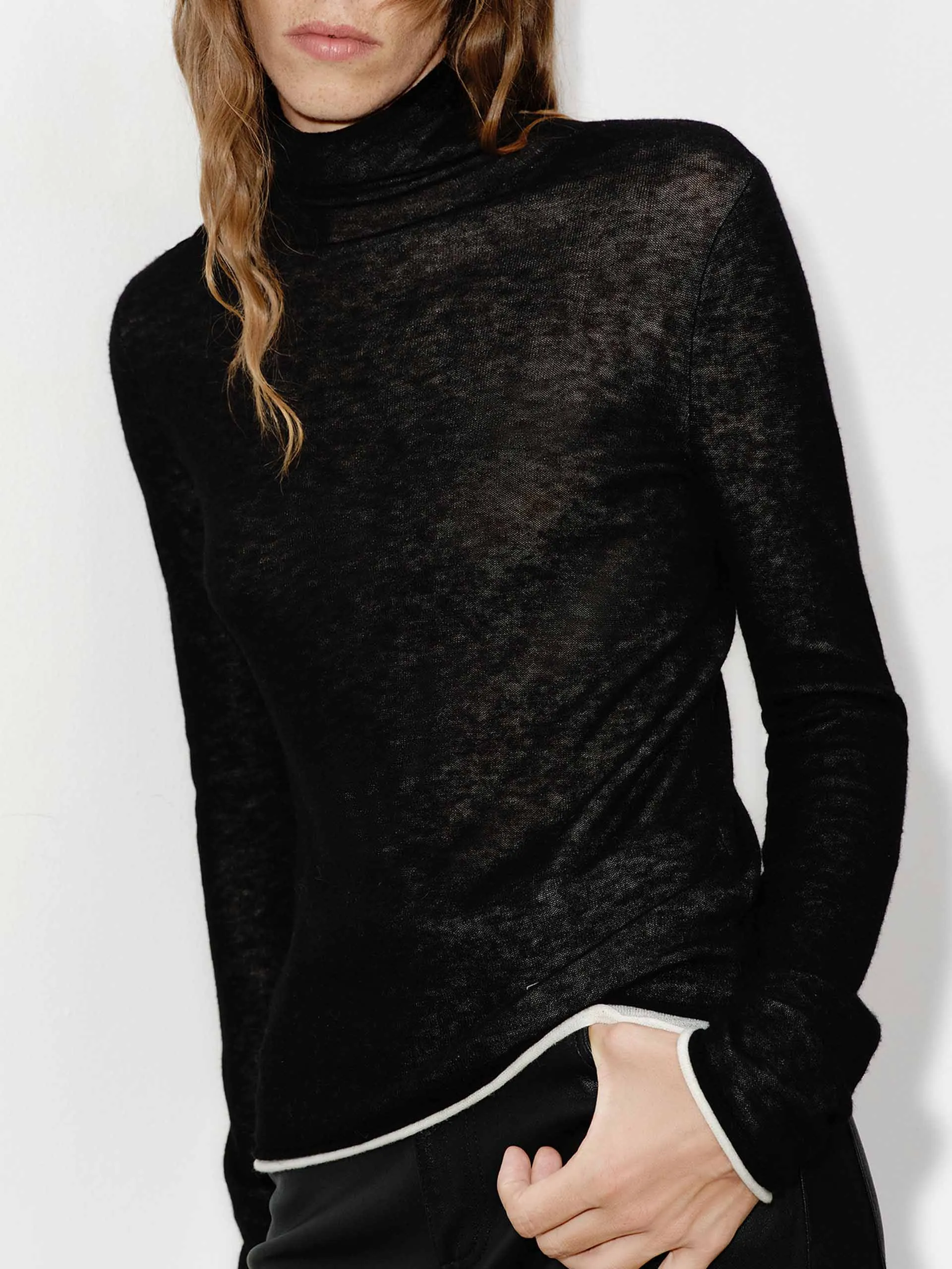 Contrast Detail Turtleneck Top