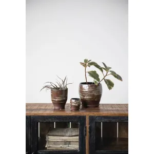 Distressed Brown Stoneware Pot with Holder