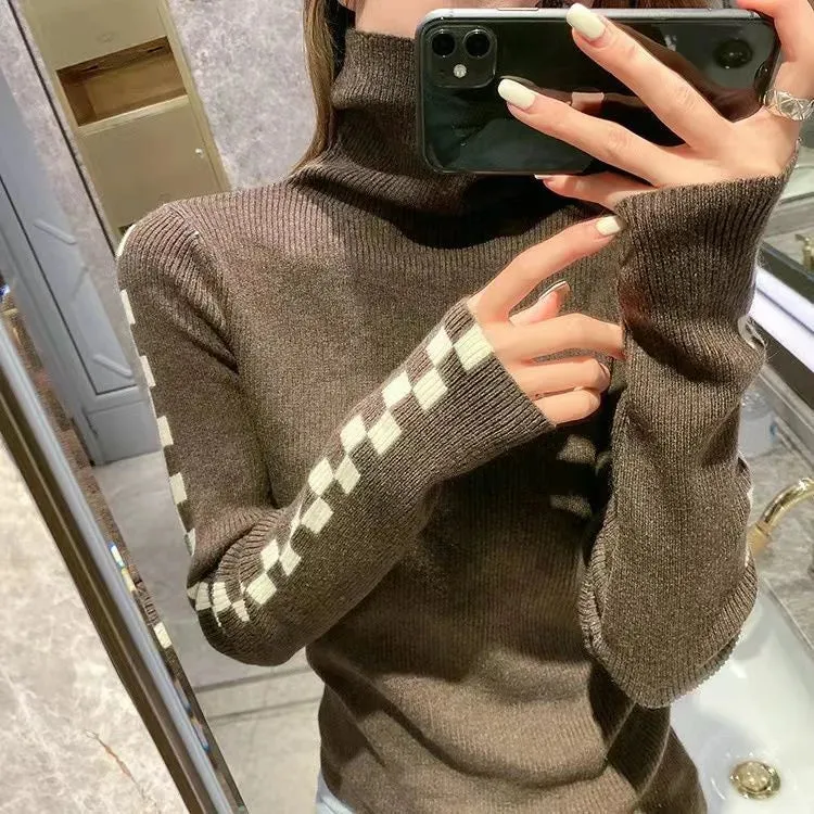 Knitted Long-sleeved Turtleneck Sweater