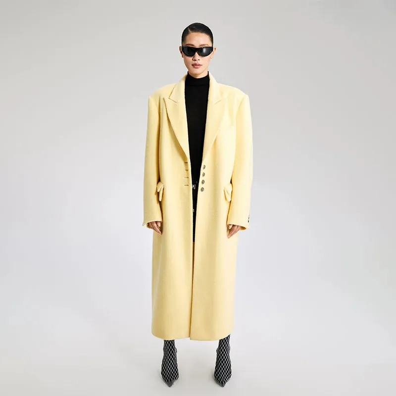 LEDI W CURVED WIDE SHOULDERS, LONG yellow COAT