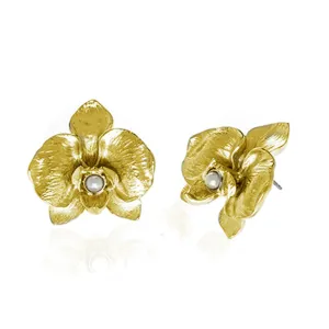 Orchid Goldtone Earring With Pearl Pierced