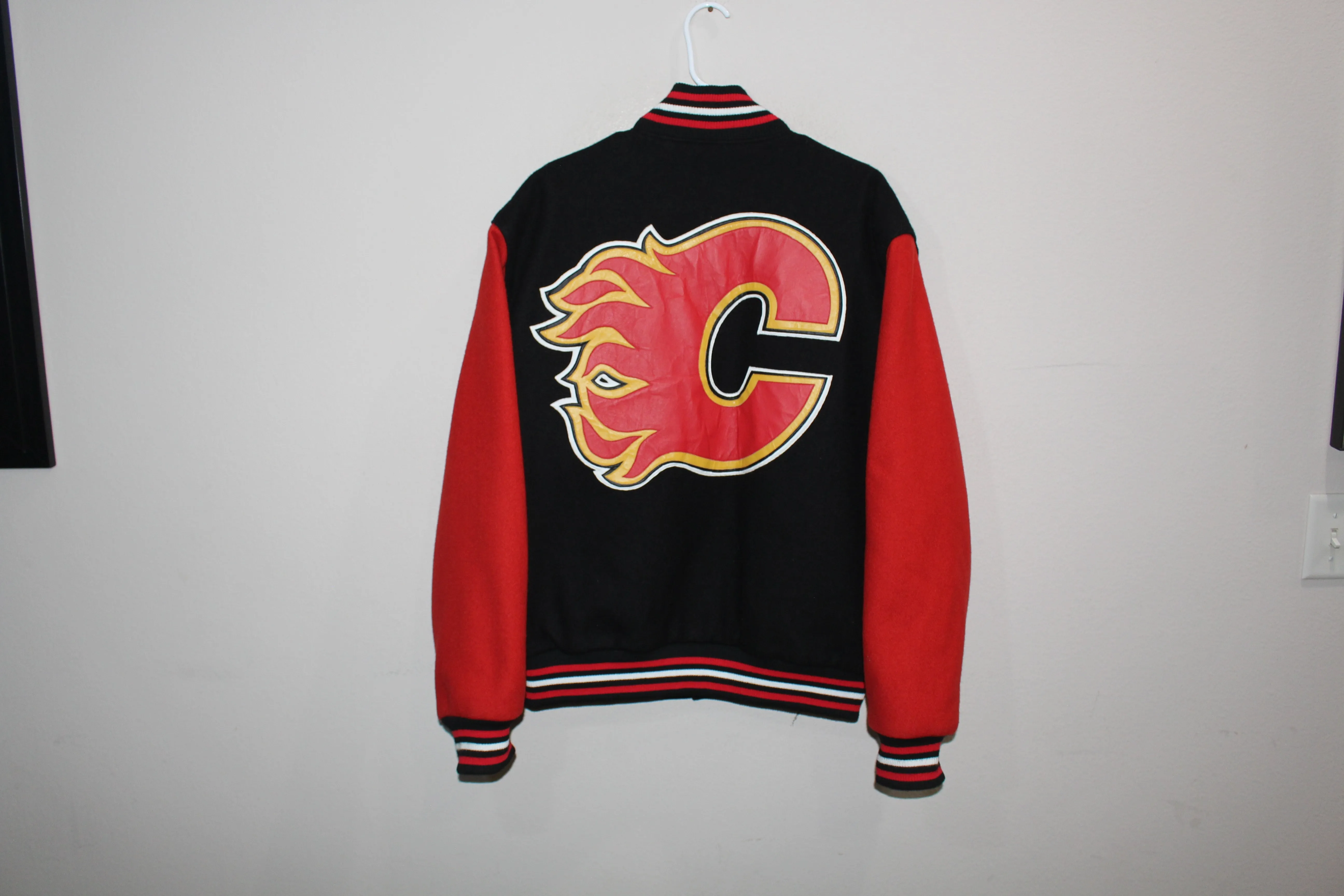 Rare Calgary Flames JH Design Varsity Jacket (XL)