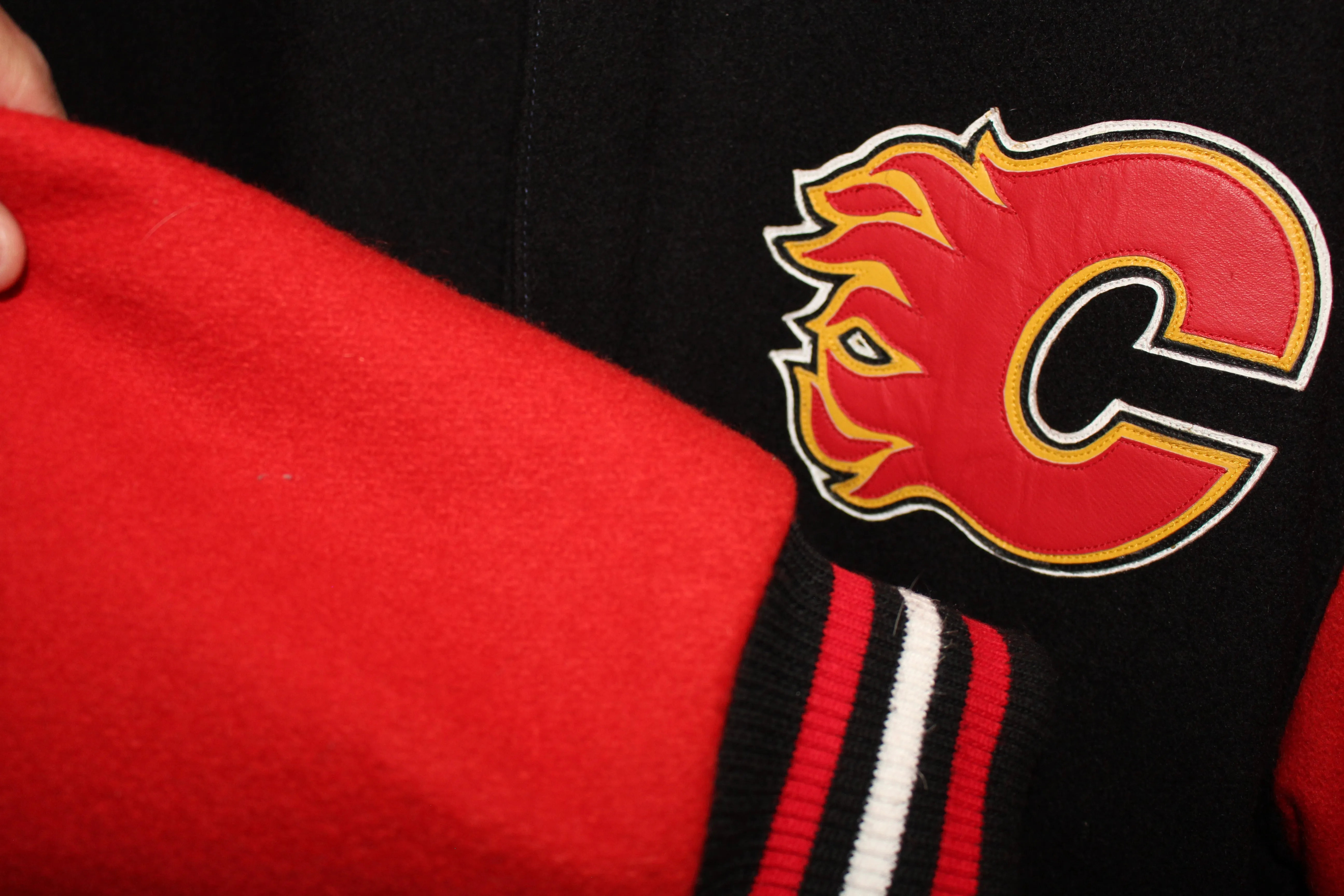 Rare Calgary Flames JH Design Varsity Jacket (XL)