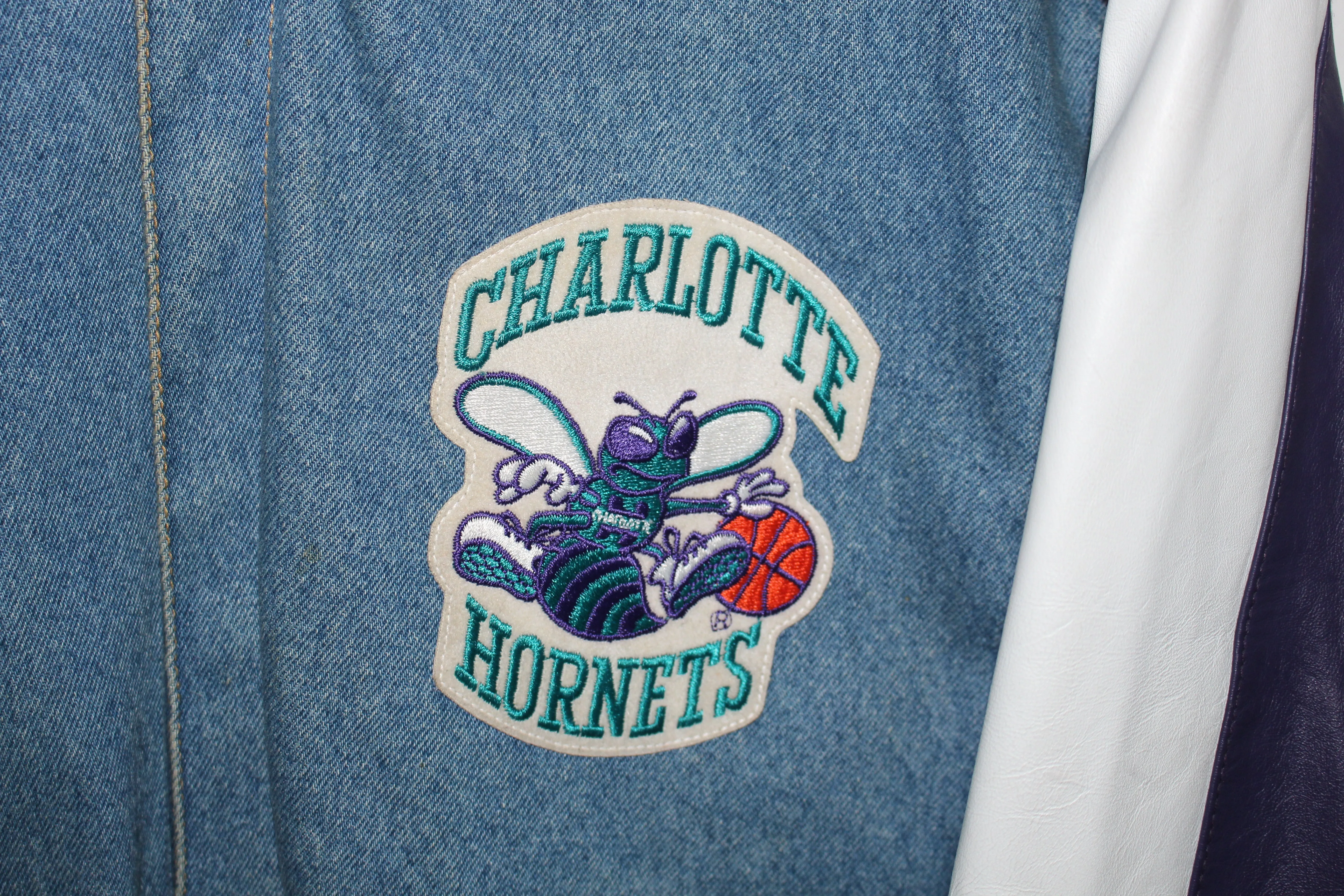 Rare Charlotte Hornets Jeff Hamilton Denim Leather Jacket (XL)