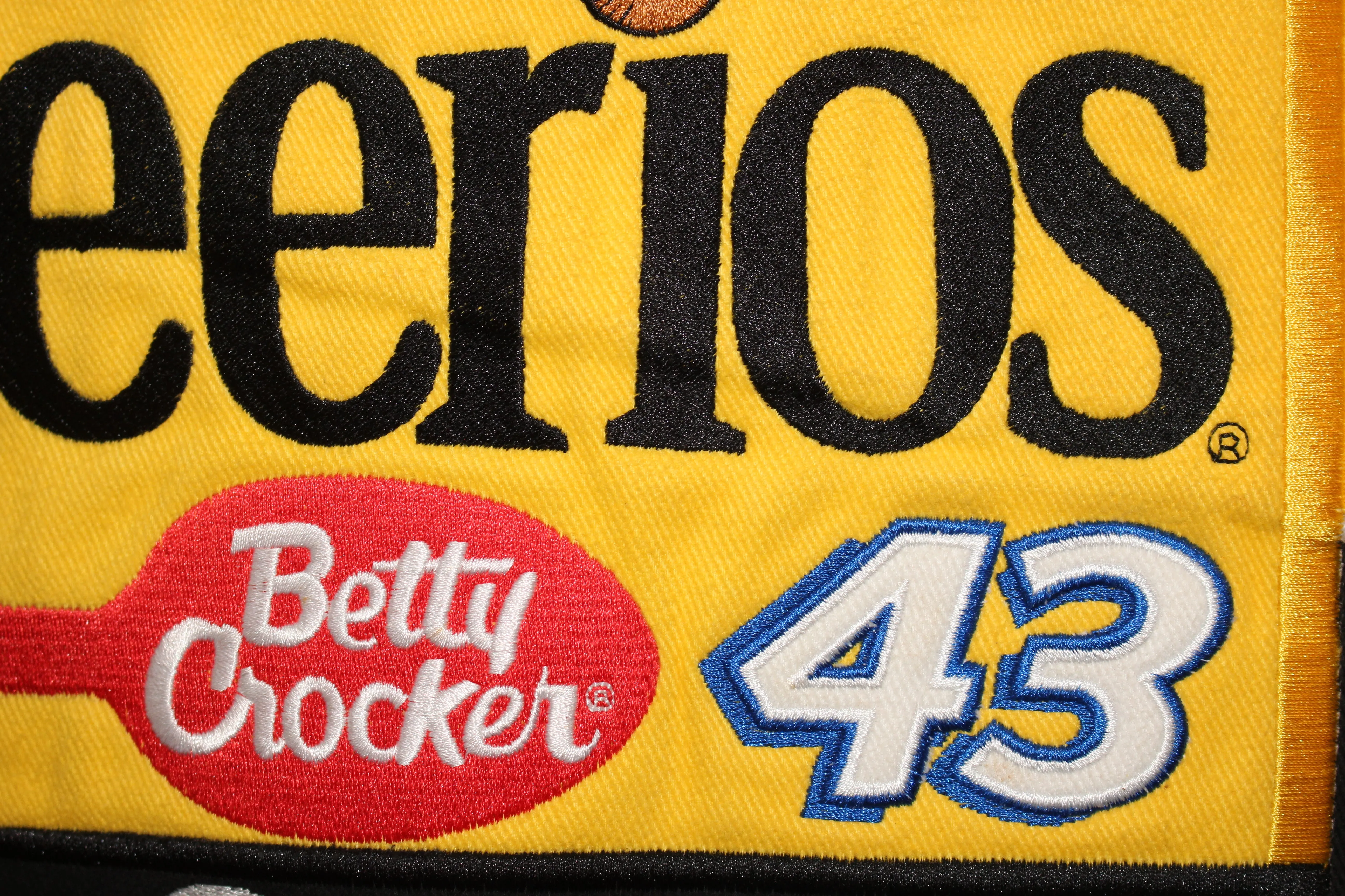 Rare Cheerios Racing NASCAR John Andretti #43 (XL)