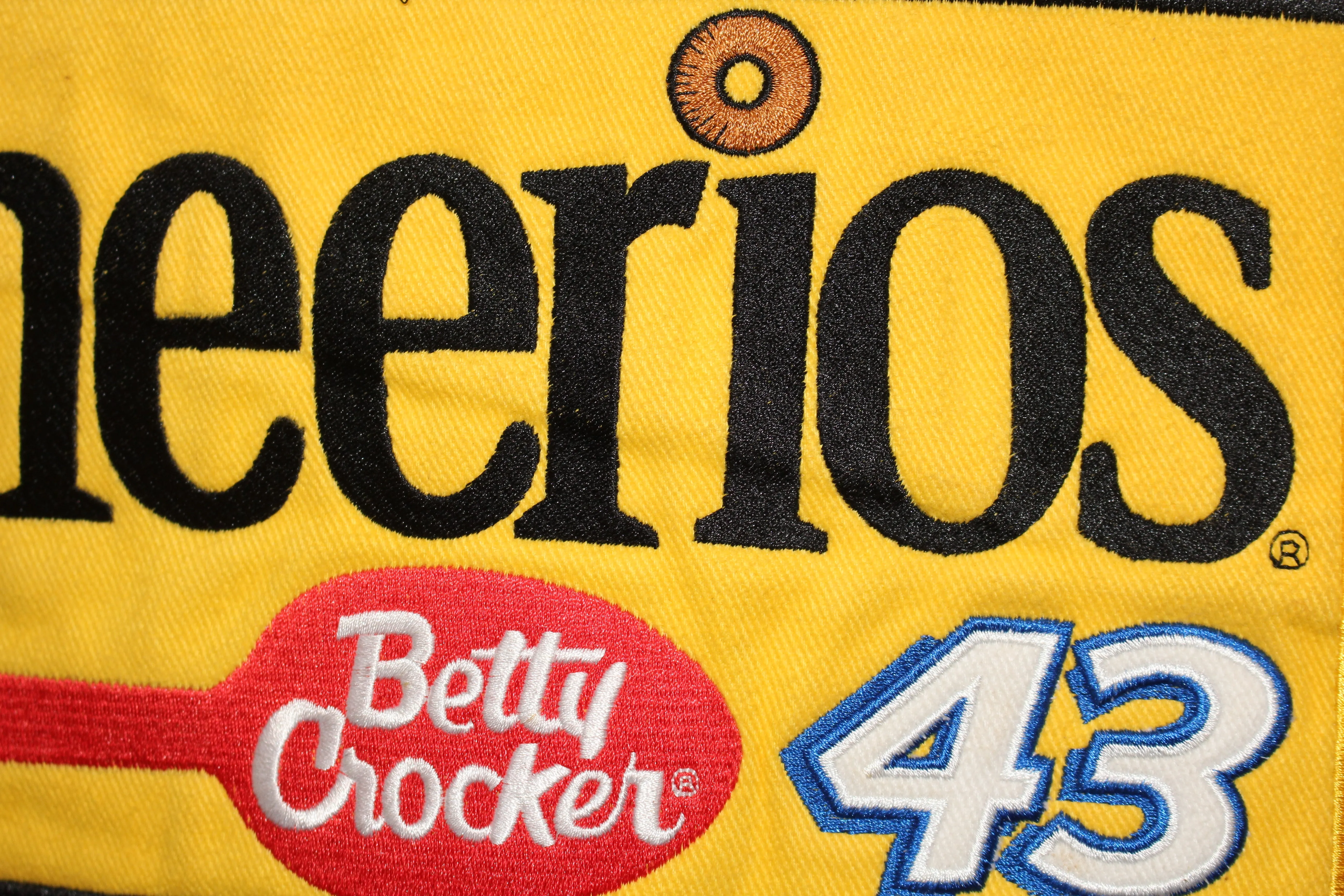 Rare Cheerios Racing NASCAR John Andretti #43 (XL)