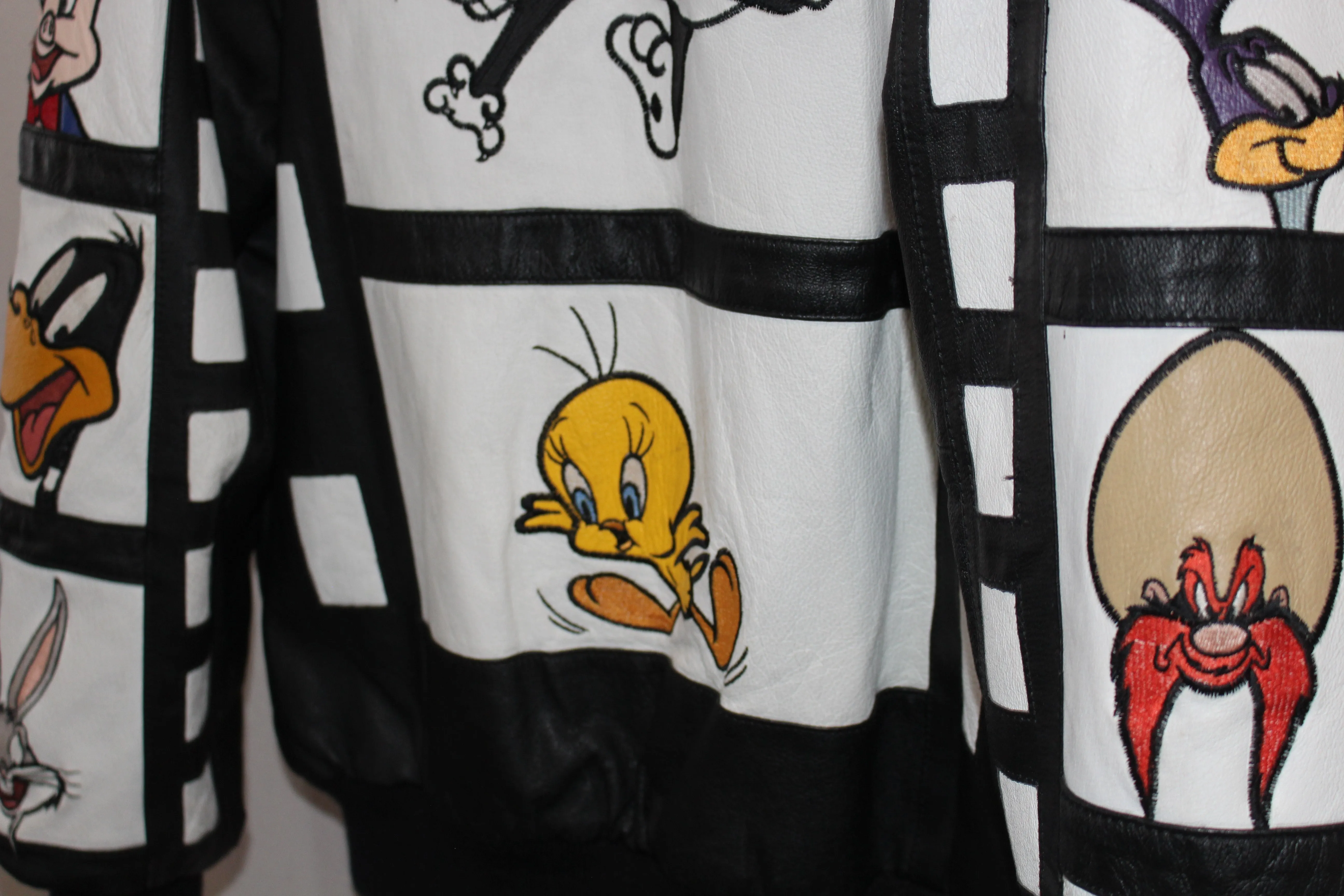 Rare Looney Tunes 1997 Leather Jacket (L)