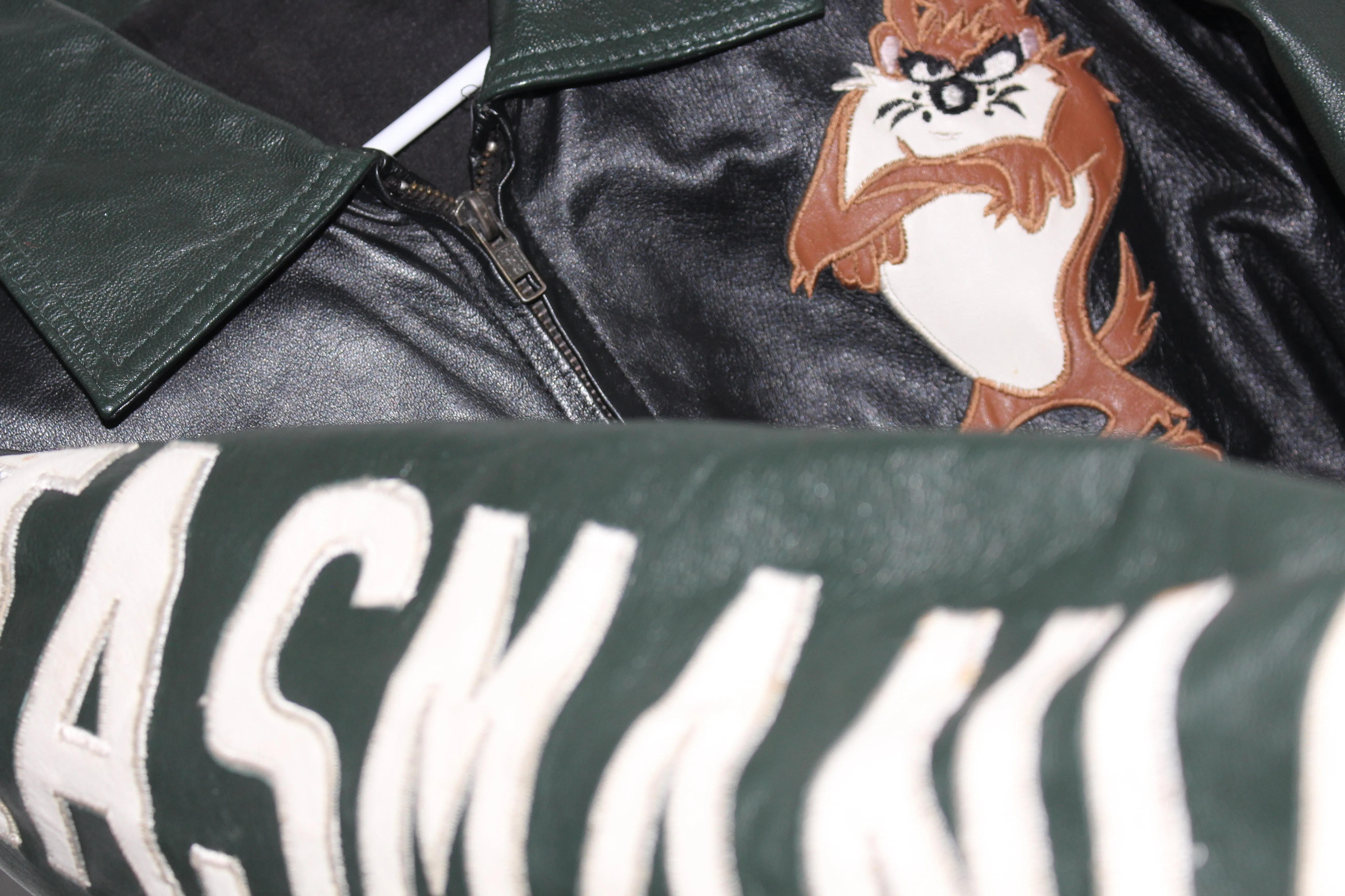 Rare Tasmanian Devil Looney Tunes Leather Jacket (S)