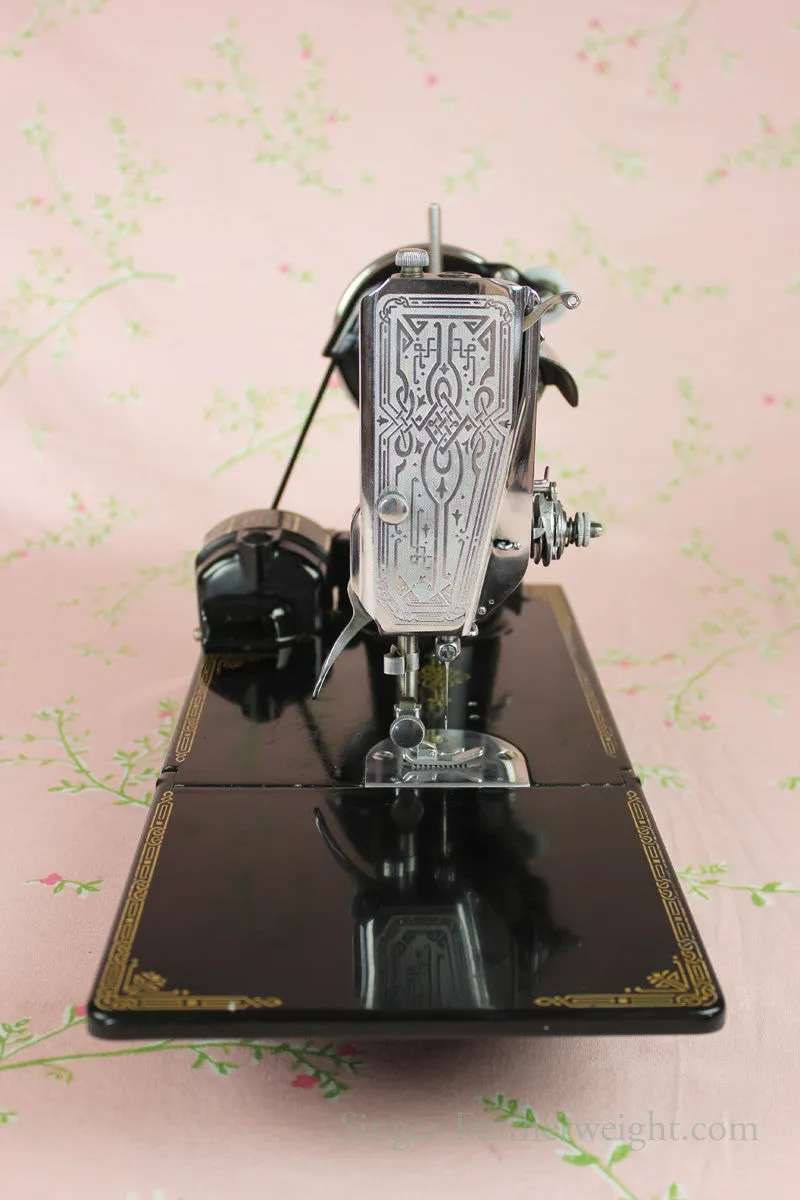 Singer Featherweight 221 Sewing Machine, CHICAGO BADGE 1934 AD543***