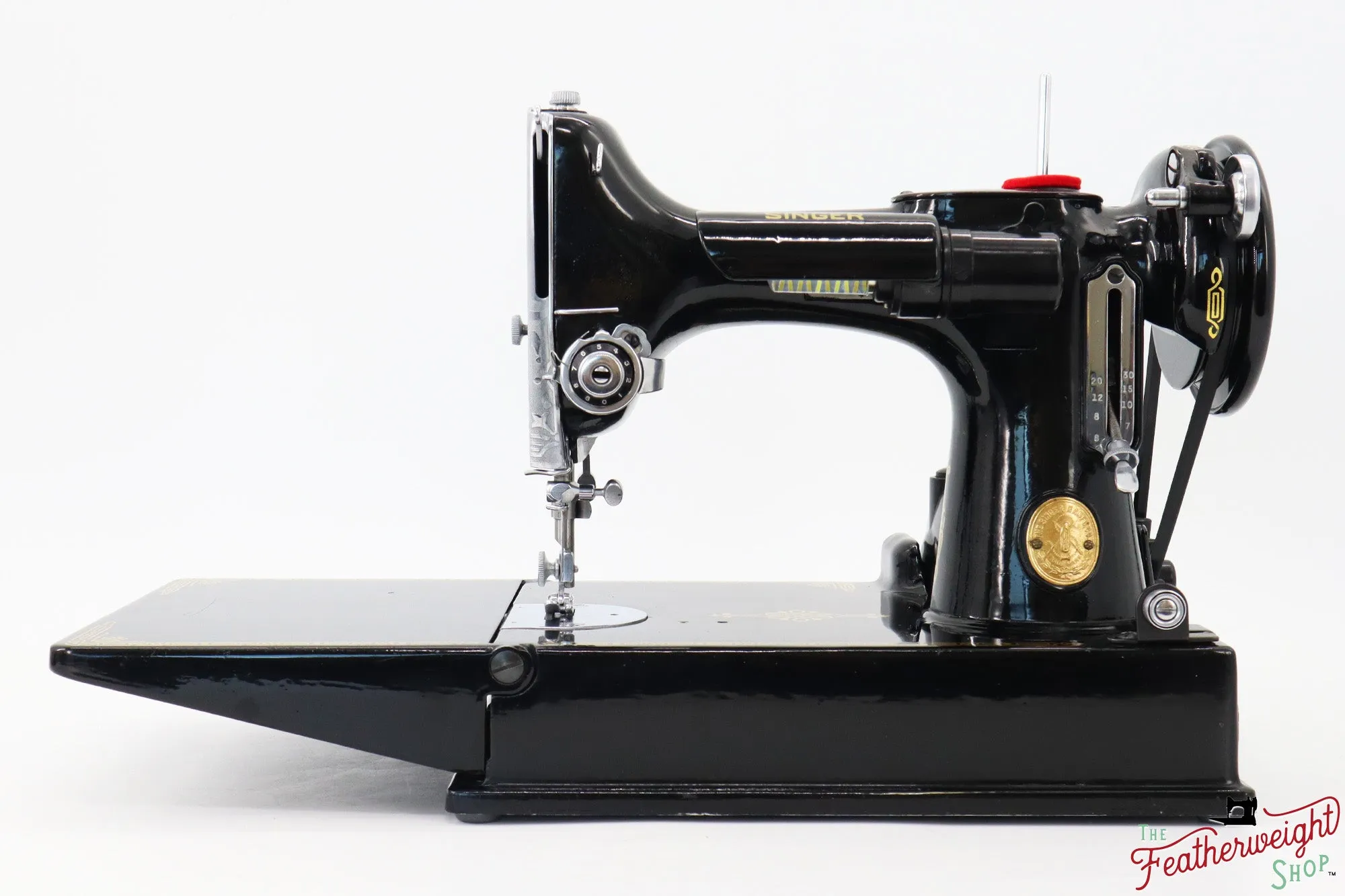 Singer Featherweight 221K Sewing Machine, French EG350***