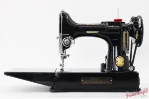 Singer Featherweight Swedish 221K Sewing Machine, EH141***