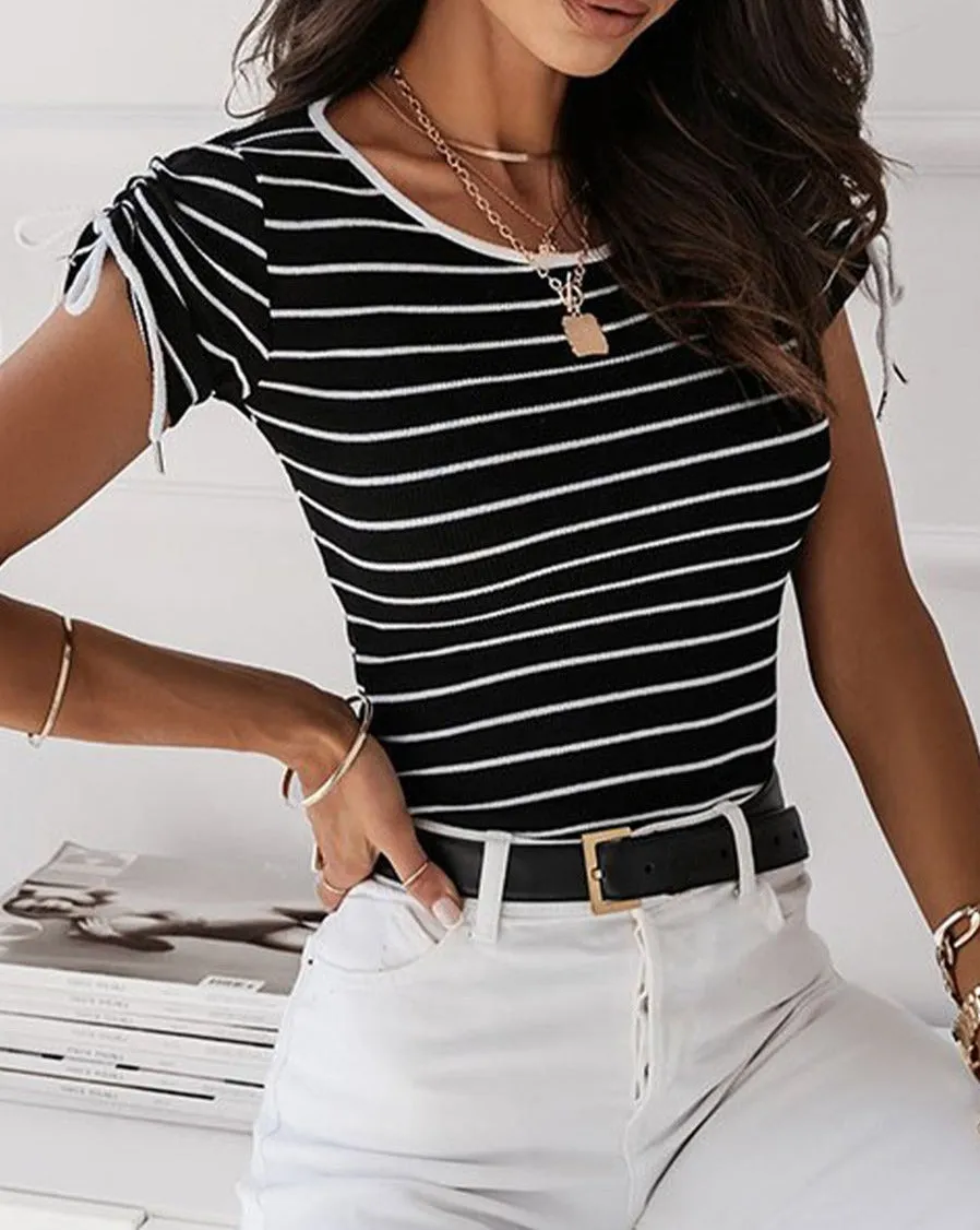 Stripe Contrast Neckline T-Shirt