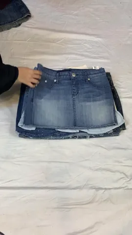 Vintage Y2K Denim Mini Skirts Lot - 100 Pcs for Resellers!